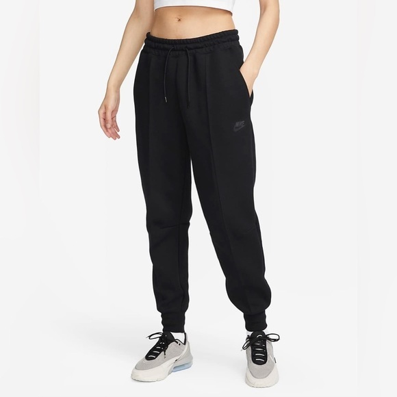 Nike Sportswear Tech Fleece
Women's Mid-Rise Joggers - Picture 1 of 14